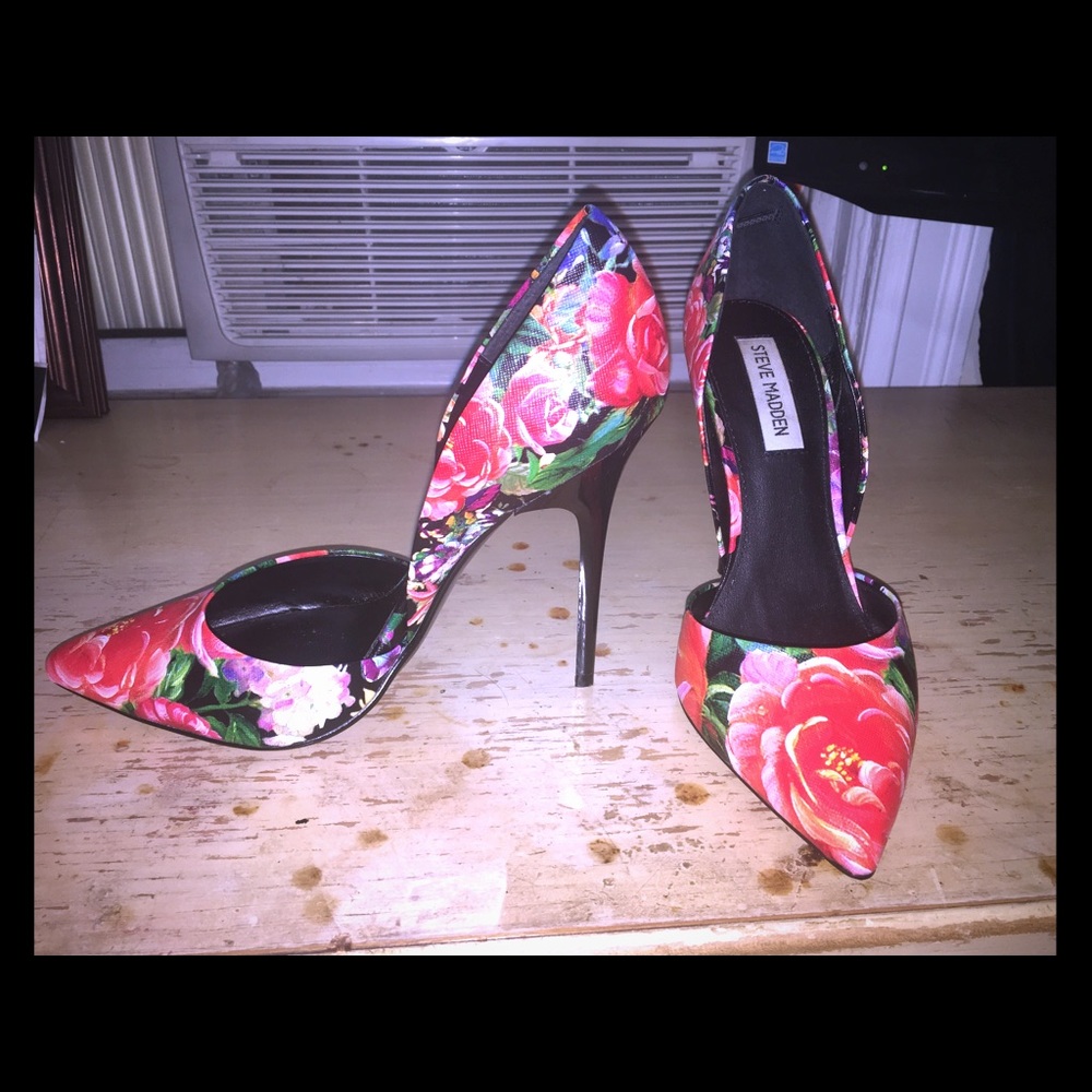 Steve Madden Floral Pumps